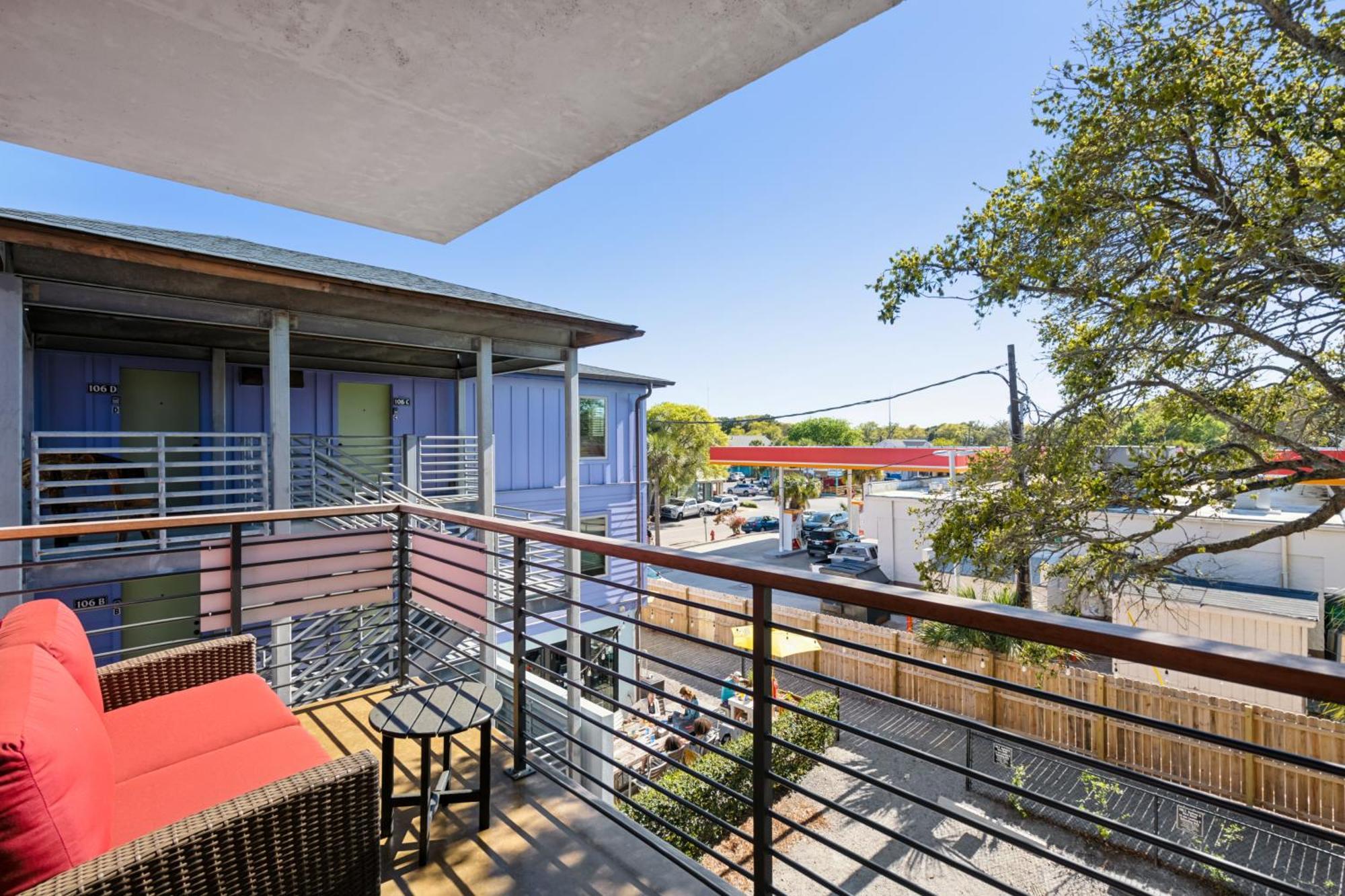 Boutique Vera Hotel In The Heart Of Folly Beach Exterior foto