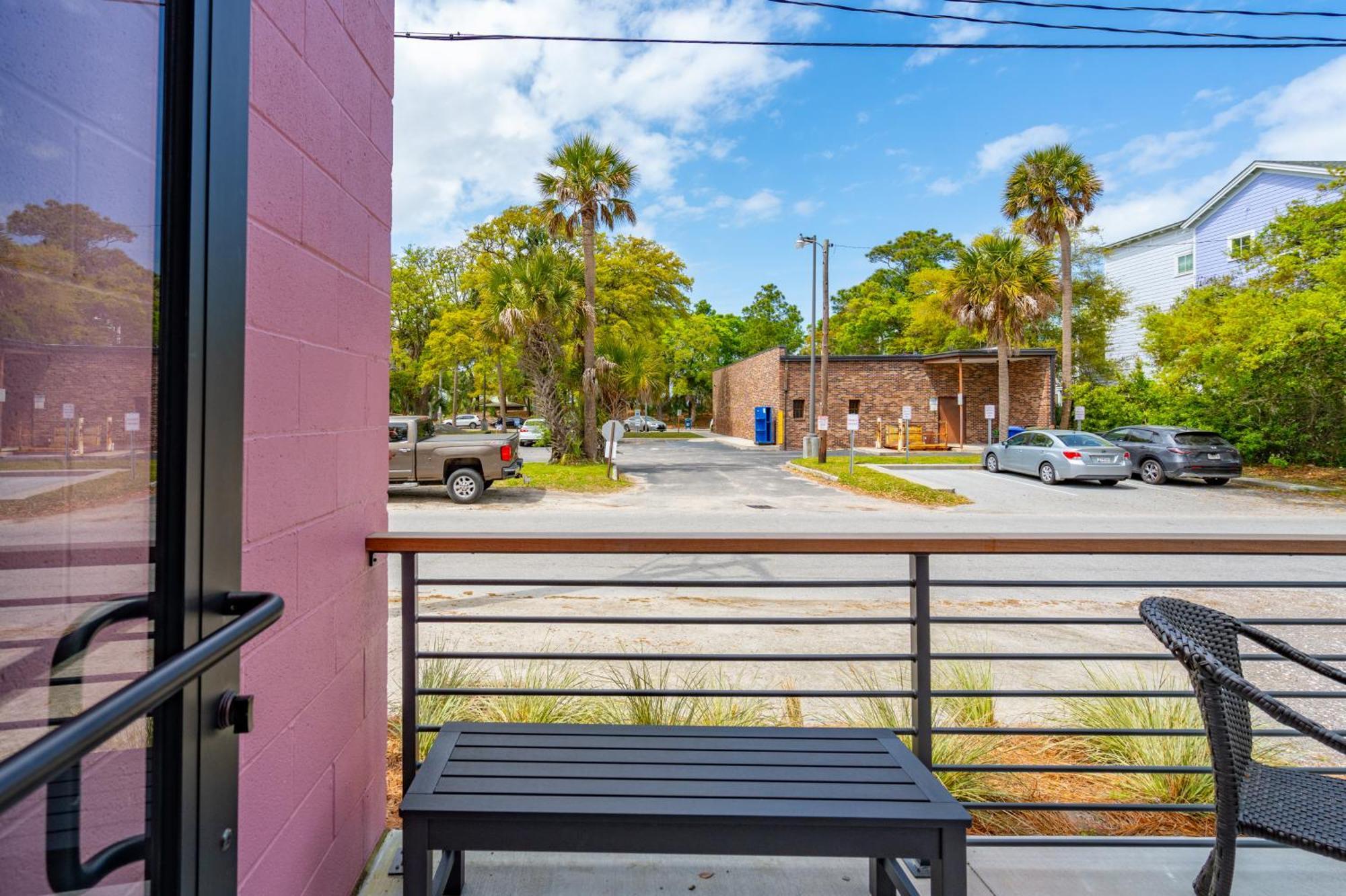 Boutique Vera Hotel In The Heart Of Folly Beach Exterior foto