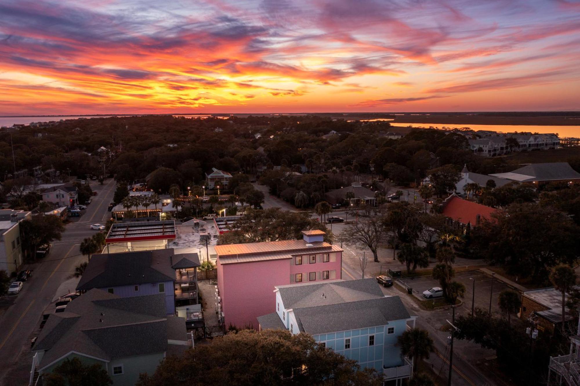 Boutique Vera Hotel In The Heart Of Folly Beach Exterior foto