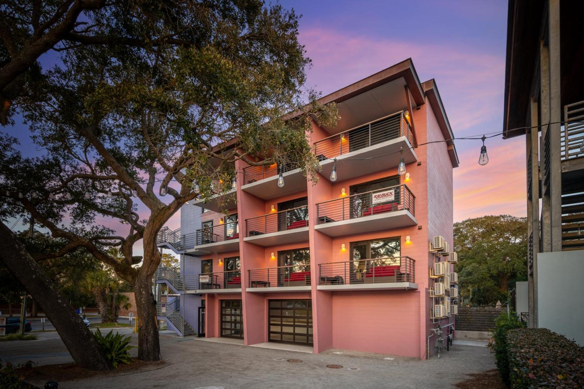 Boutique Vera Hotel In The Heart Of Folly Beach Exterior foto