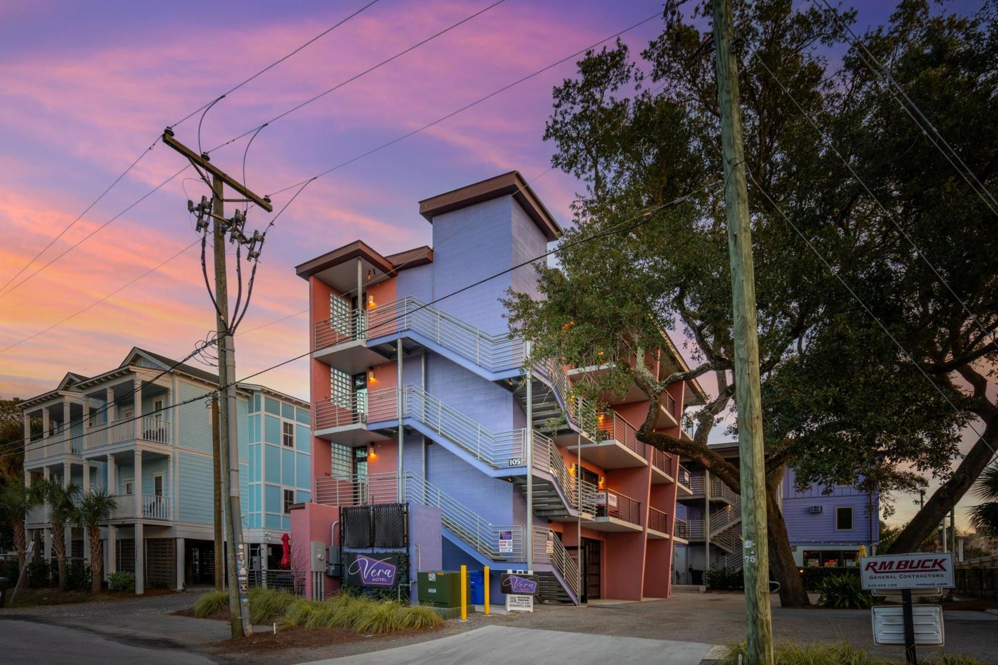 Boutique Vera Hotel In The Heart Of Folly Beach Exterior foto